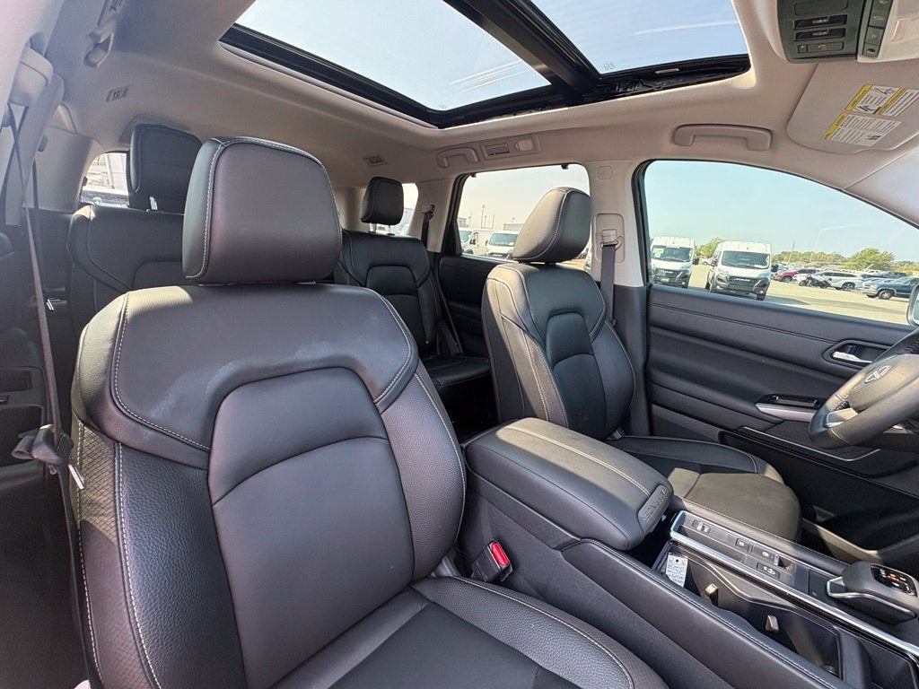 2024 Nissan Pathfinder SL FWD