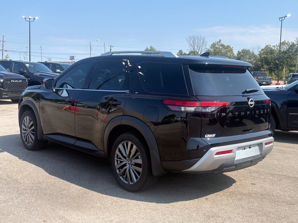 2024 Nissan Pathfinder SL FWD