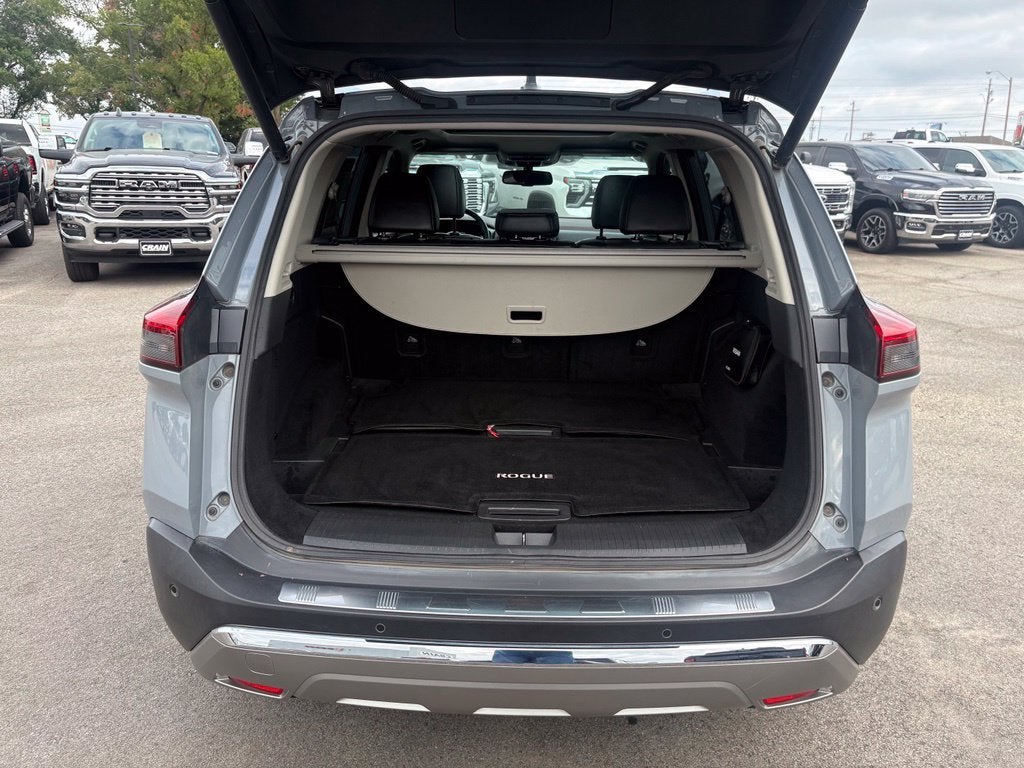 2021 Nissan Rogue Platinum FWD