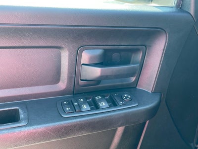2019 RAM 1500 Classic Tradesman - IT'S GOT A HEMI!!! / 1-OWNER