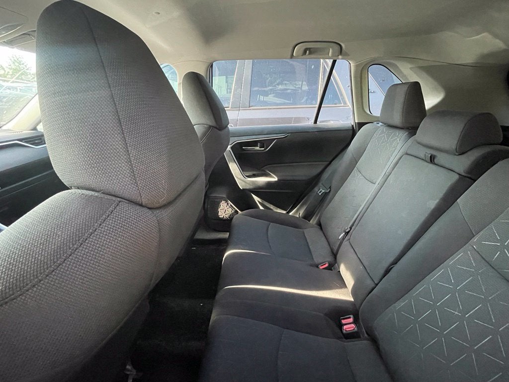 2021 Toyota RAV4 XLE - APPLE CARPLAY / AWD