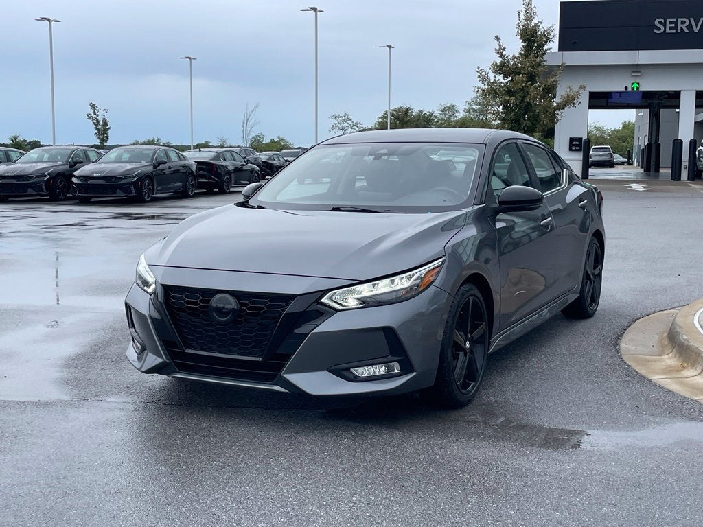 2022 Nissan Sentra SR - 37 MPG / BLIND SPOT WARNING