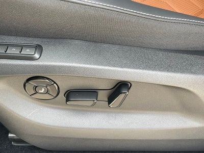 2026 Volkswagen Tiguan SEL R-Line Turbo - HEAD UP DISPLAY / PANORAMIC MOONROOF