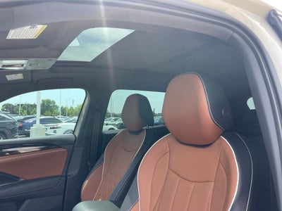2026 Volkswagen Tiguan SEL R-Line Turbo - HEAD UP DISPLAY / PANORAMIC MOONROOF