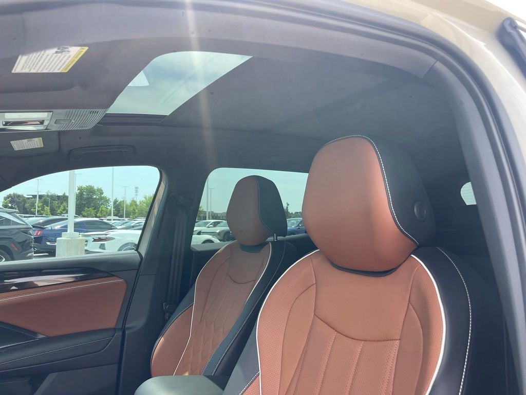 2026 Volkswagen Tiguan SEL R-Line Turbo - HEAD UP DISPLAY / PANORAMIC MOONROOF
