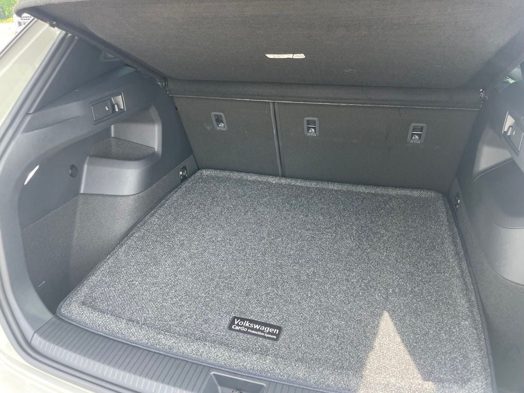 2026 Volkswagen Tiguan SEL R-Line Turbo - HEAD UP DISPLAY / PANORAMIC MOONROOF