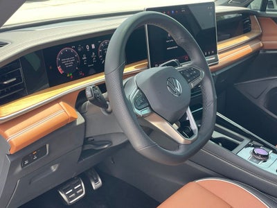 2026 Volkswagen Tiguan SEL R-Line Turbo - HEAD UP DISPLAY / PANORAMIC MOONROOF