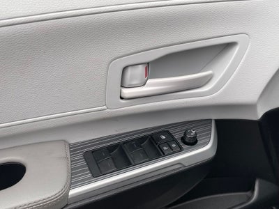 2025 Toyota Sienna LE 8 Passenger - 36 MPG / WIRELESS CARPLAY