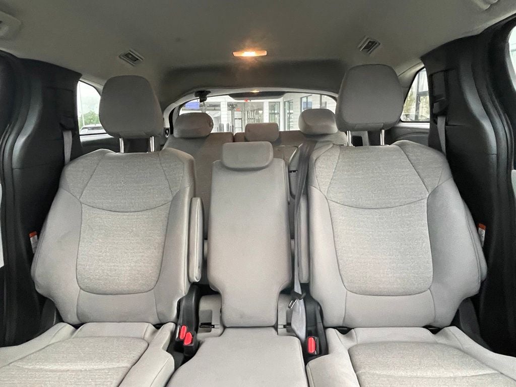 2025 Toyota Sienna LE 8 Passenger - 36 MPG / WIRELESS CARPLAY