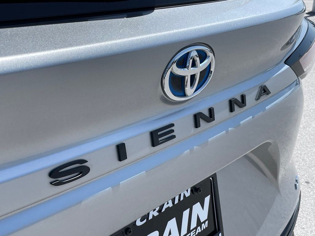 2025 Toyota Sienna LE 8 Passenger - 36 MPG / WIRELESS CARPLAY