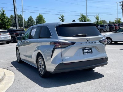 2025 Toyota Sienna LE 8 Passenger - 36 MPG / WIRELESS CARPLAY