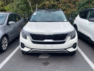2023 Kia Seltos S - 35 MPG / APPLE CARPLAY