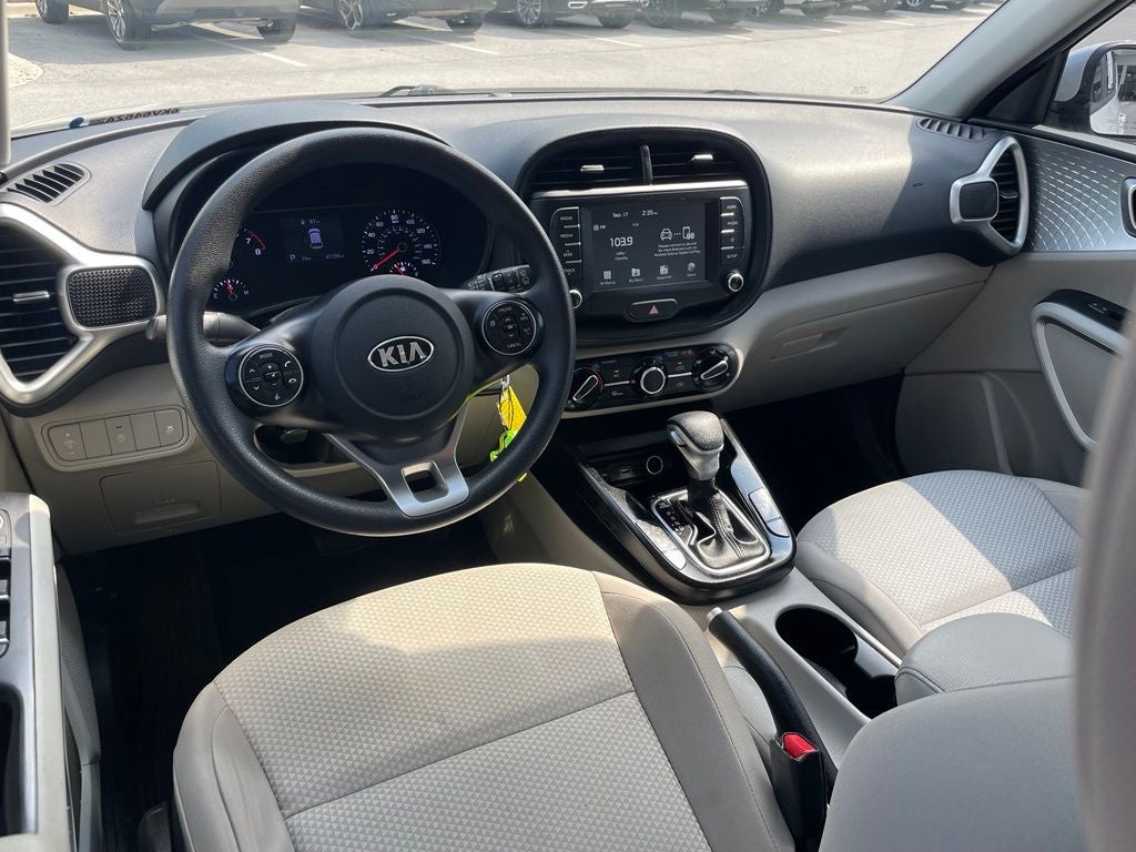2020 Kia Soul LX - 35 MPG / APPLE CARPLAY