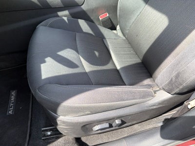 2025 Nissan Altima 2.5 SV CLEAN CARFAX 1-OWNER