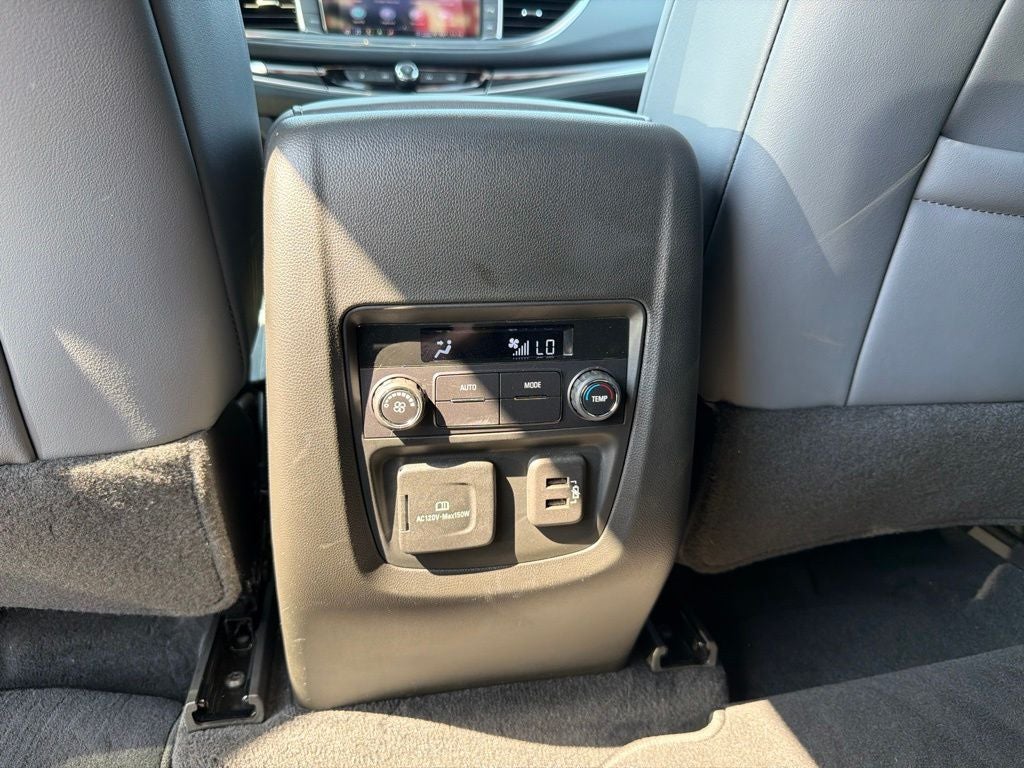 2024 Buick Enclave Essence Sport Touring, Pano Roof, Navi, Adaptive Cruise, O