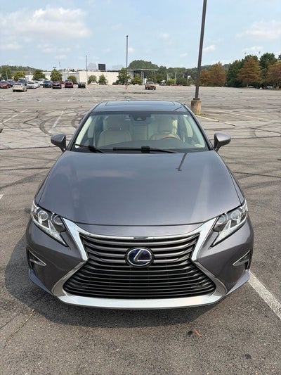 2016 Lexus ES 300h