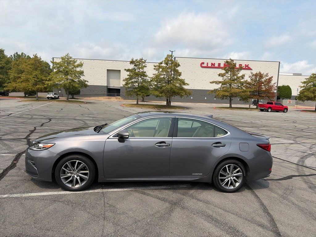 2016 Lexus ES 300h