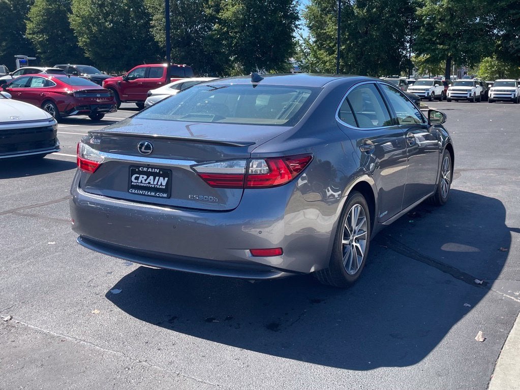 2016 Lexus ES 300h