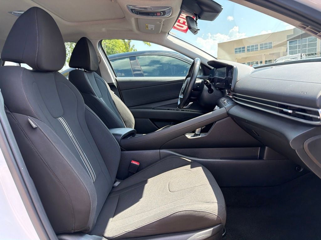 2025 Hyundai Elantra SEL Convenience CARFAX 1-Owner