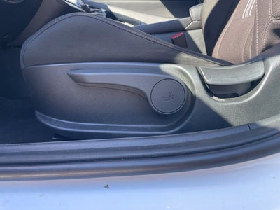 2025 Hyundai Elantra SEL Convenience Moonroof, Clean CarFax, One Owner