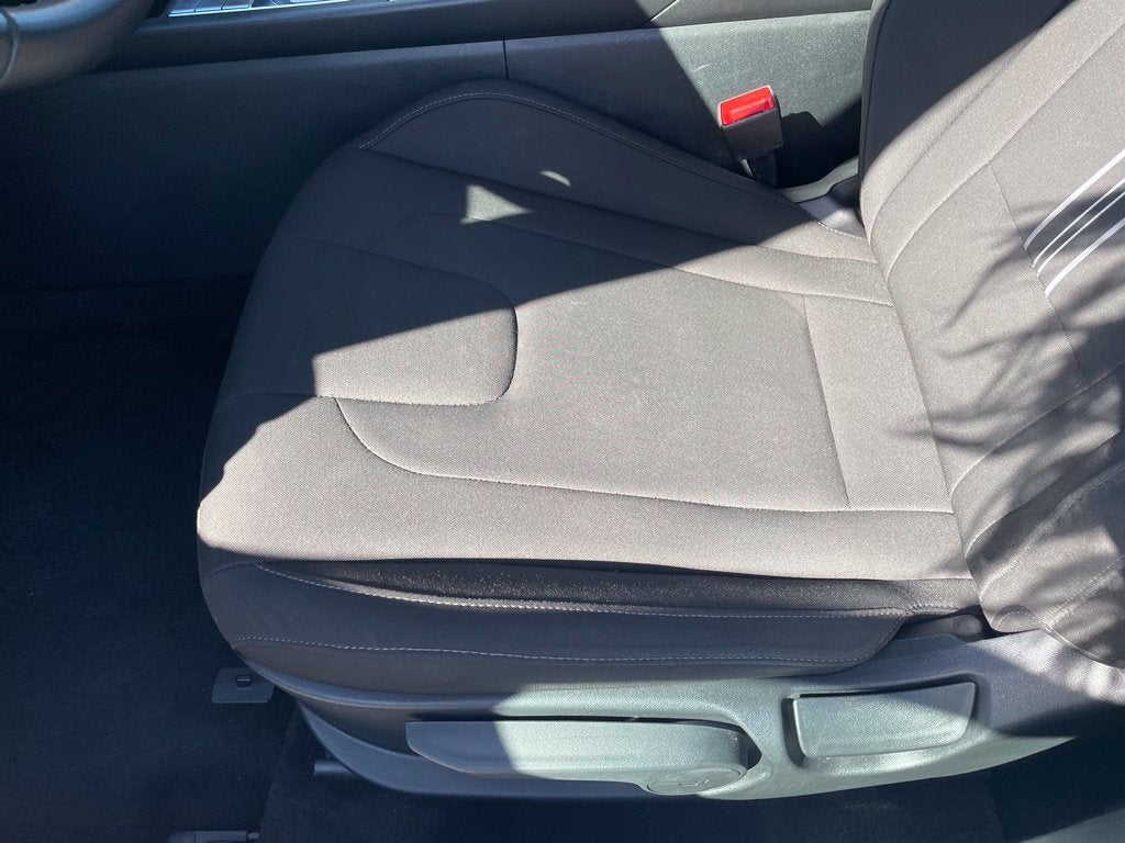 2025 Hyundai Elantra SEL Convenience Moonroof, Clean CarFax, One Owner