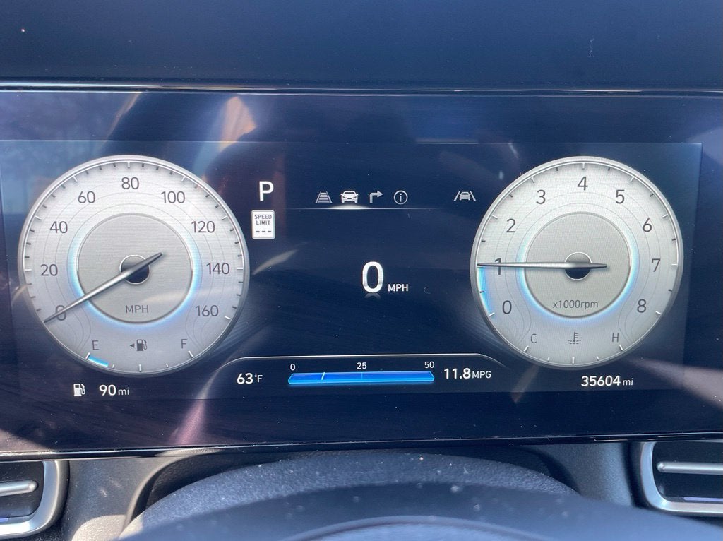 2025 Hyundai Elantra SEL Convenience Moonroof, One Owner