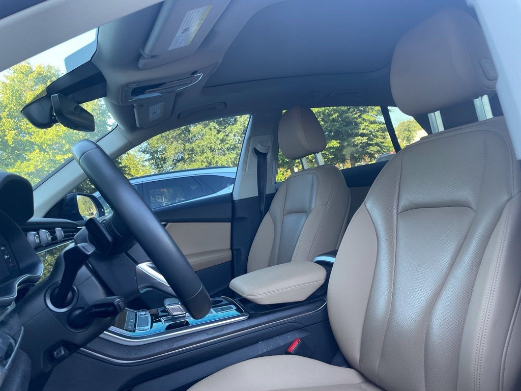 2023 Audi Q8 55 Premium Plus quattro, Pano Roof, Leather, Clean CarFax, One Own