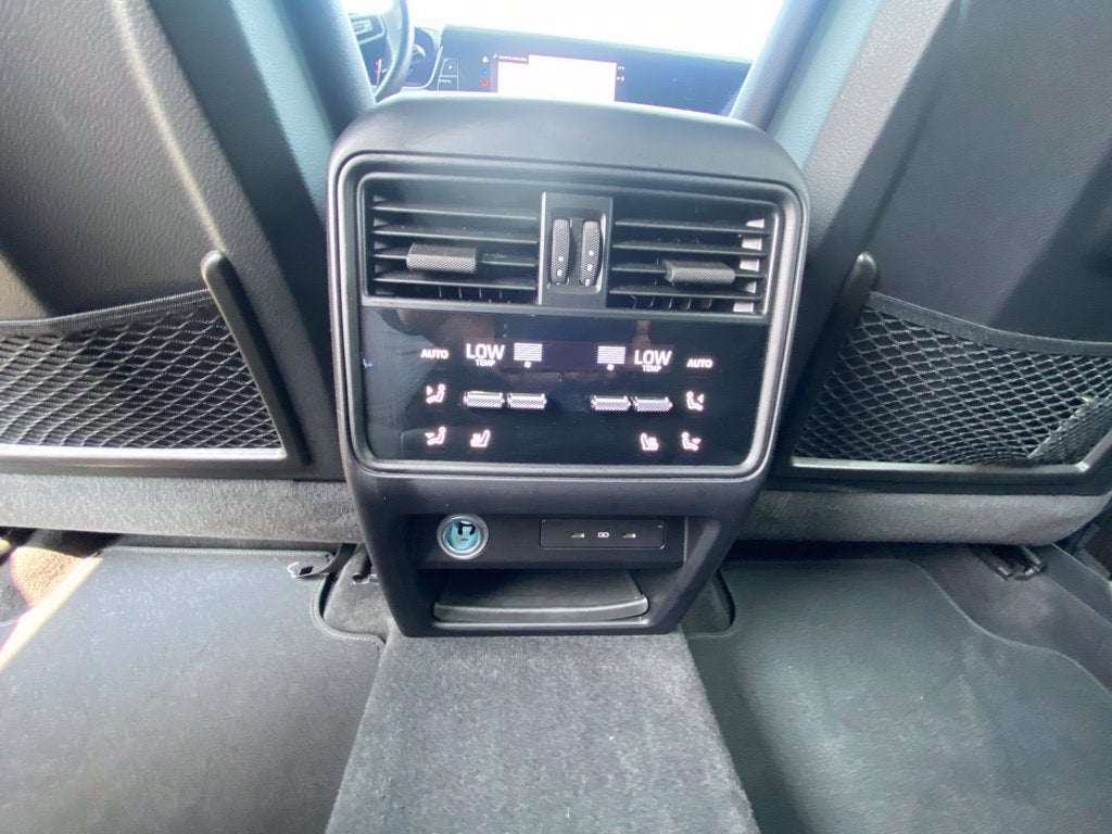 2024 Porsche Cayenne Base