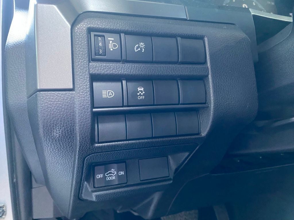 2024 Toyota Tacoma SR5 - FORD BLUE CERTIFIED - ONE OWNER