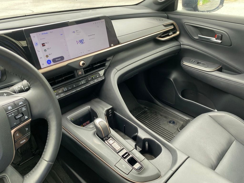 2023 Toyota Crown Platinum