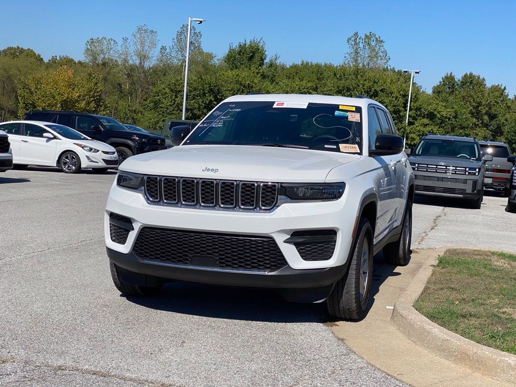 2025 Jeep Grand Cherokee Laredo