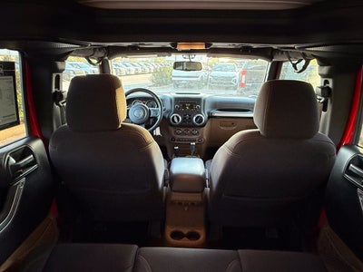 2016 Jeep Wrangler Unlimited Sahara - 4WD / CARFAX ONE OWNER