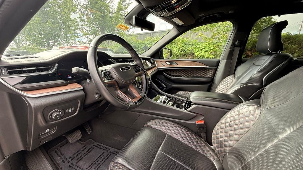 2023 Jeep Grand Cherokee L Summit HEMI