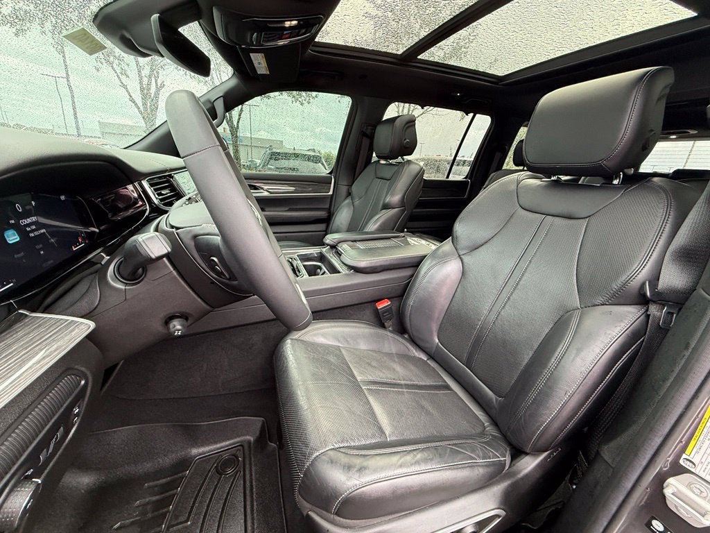 2022 Jeep Wagoneer Series III - 4WD / PANORAMIC SUNROOF / CLEAN CARFAX