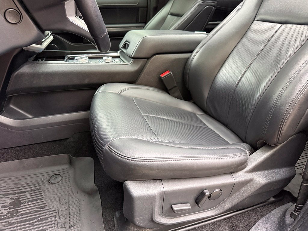 2024 Ford Expedition Max XLT - 4WD / PANORAMIC SUNROOF / ONE OWNER
