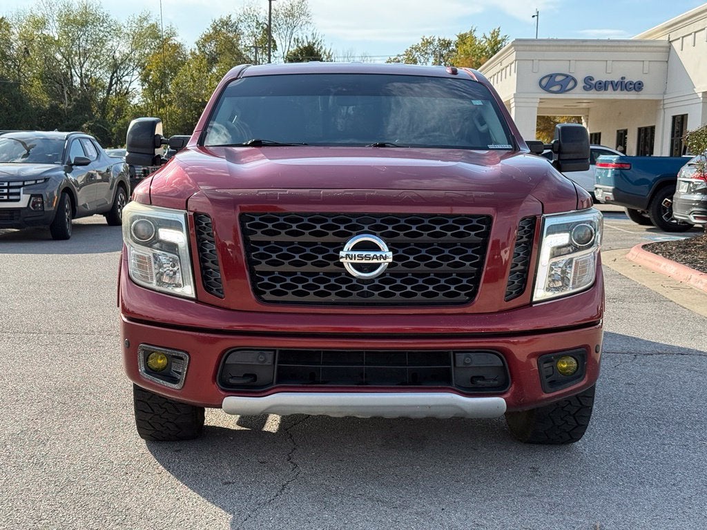 2017 Nissan Titan PRO-4X - 4WD / LEATHER