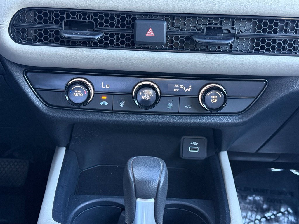 2025 Honda HR-V LX - AWD / CLEAN CARFAX / ONE OWNER
