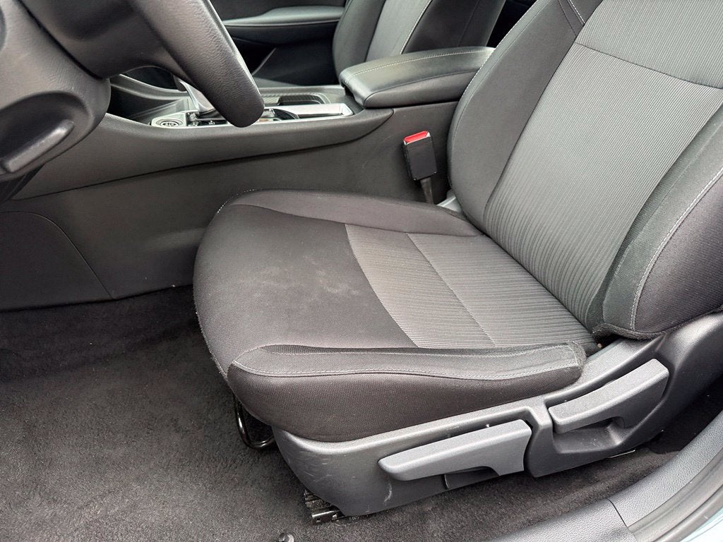 2025 Nissan Sentra SV - CLEAN CARFAX / ONE OWNER