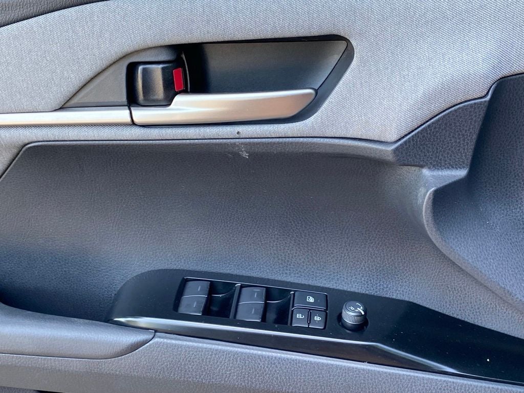 2025 Toyota Camry LE CONVENIENCE PKG / LEATHER!
