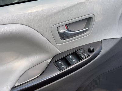 2018 Toyota Sienna LE 8 Passenger