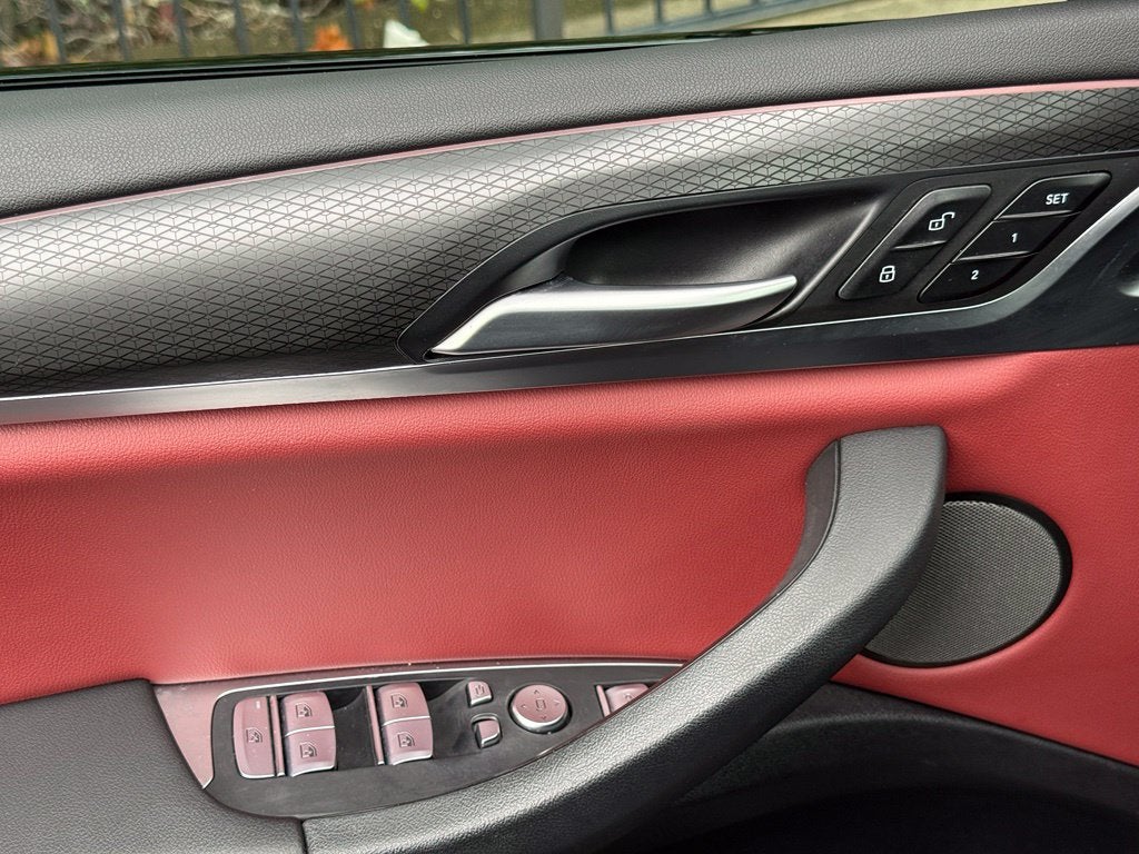 2024 BMW X3 xDrive30i - AWD / PANORAMIC SUNROOF / CLEAN CARFAX