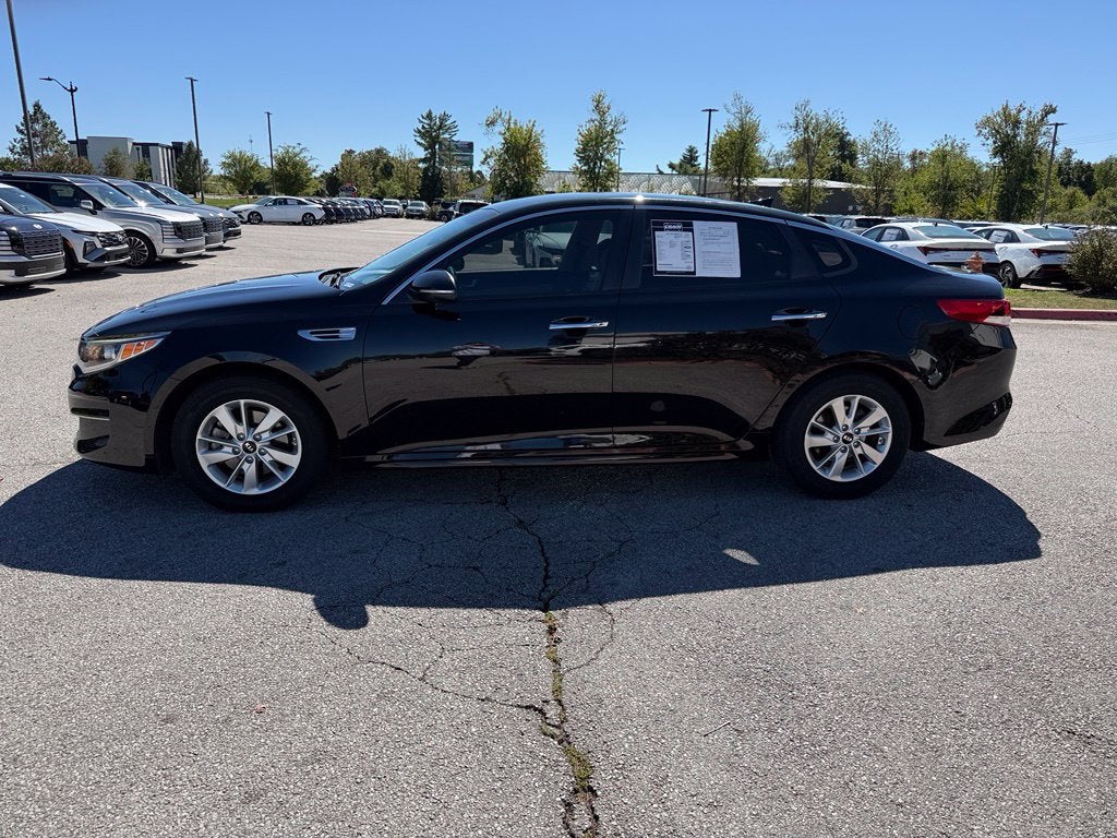 2017 Kia Optima LX - CLEAN CARFAX / ONE OWNER