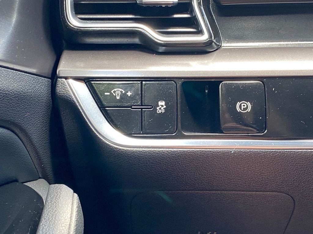 2024 Kia Sportage EX MUST SEE