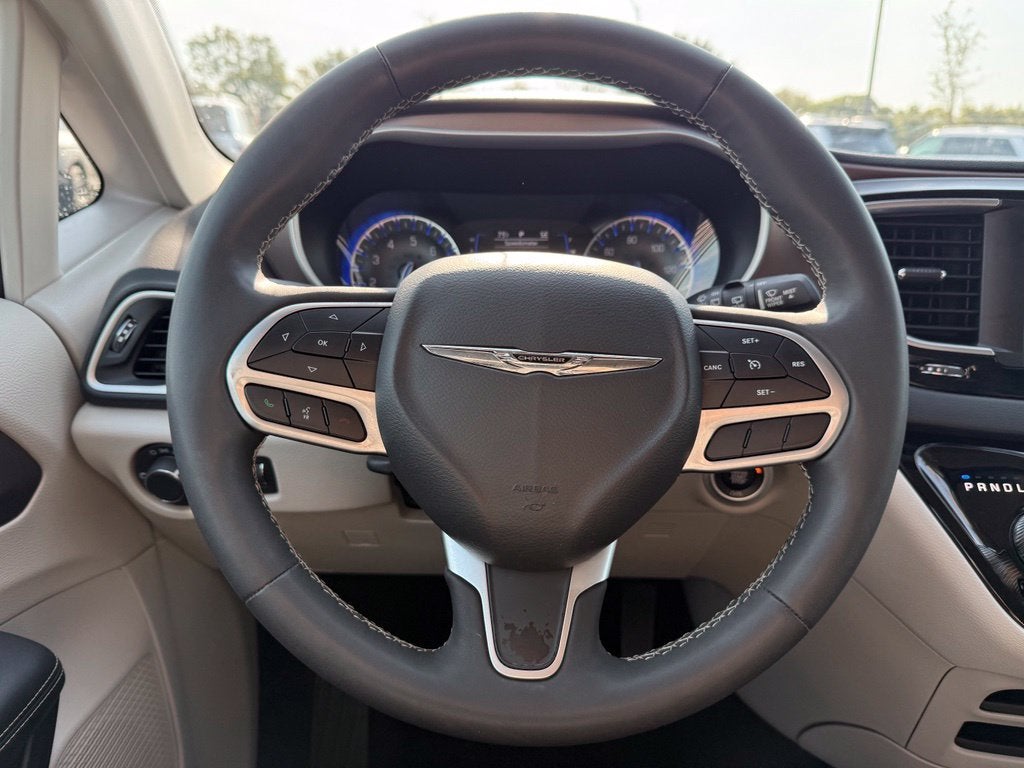 2024 Chrysler Voyager LX