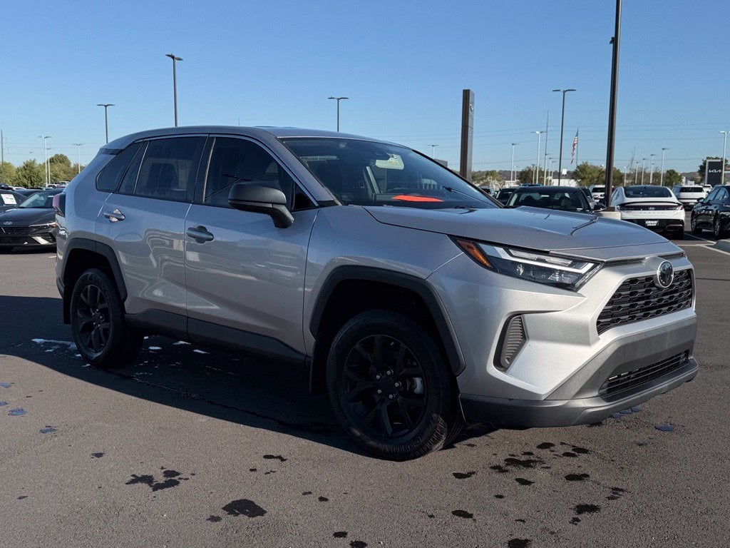 2024 Toyota RAV4 LE