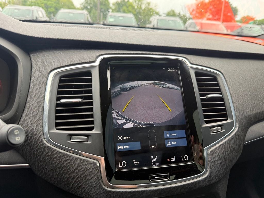 2020 Volvo XC90 T6 Momentum