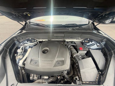 2020 Volvo XC90 T6 Momentum