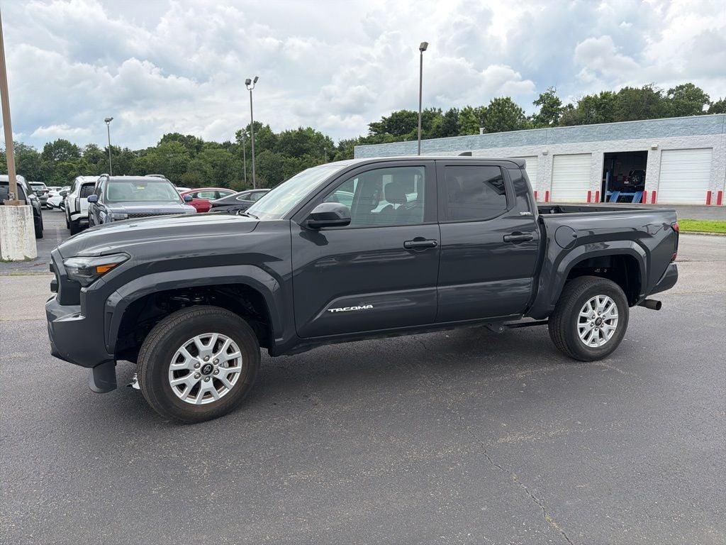 2025 Toyota Tacoma SR5 1-Owner / Clean Carfax