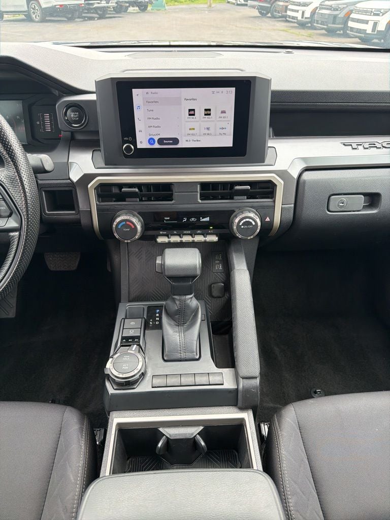 2025 Toyota Tacoma SR5 1-Owner / Clean Carfax