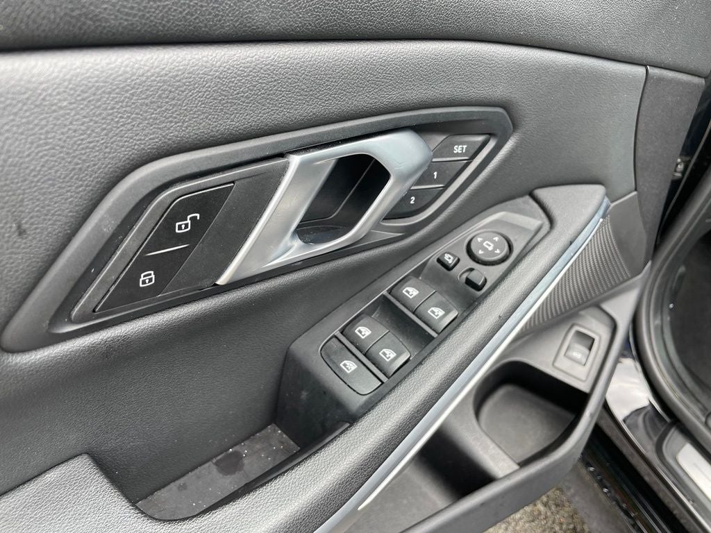 2025 BMW 3 Series 330i xDrive